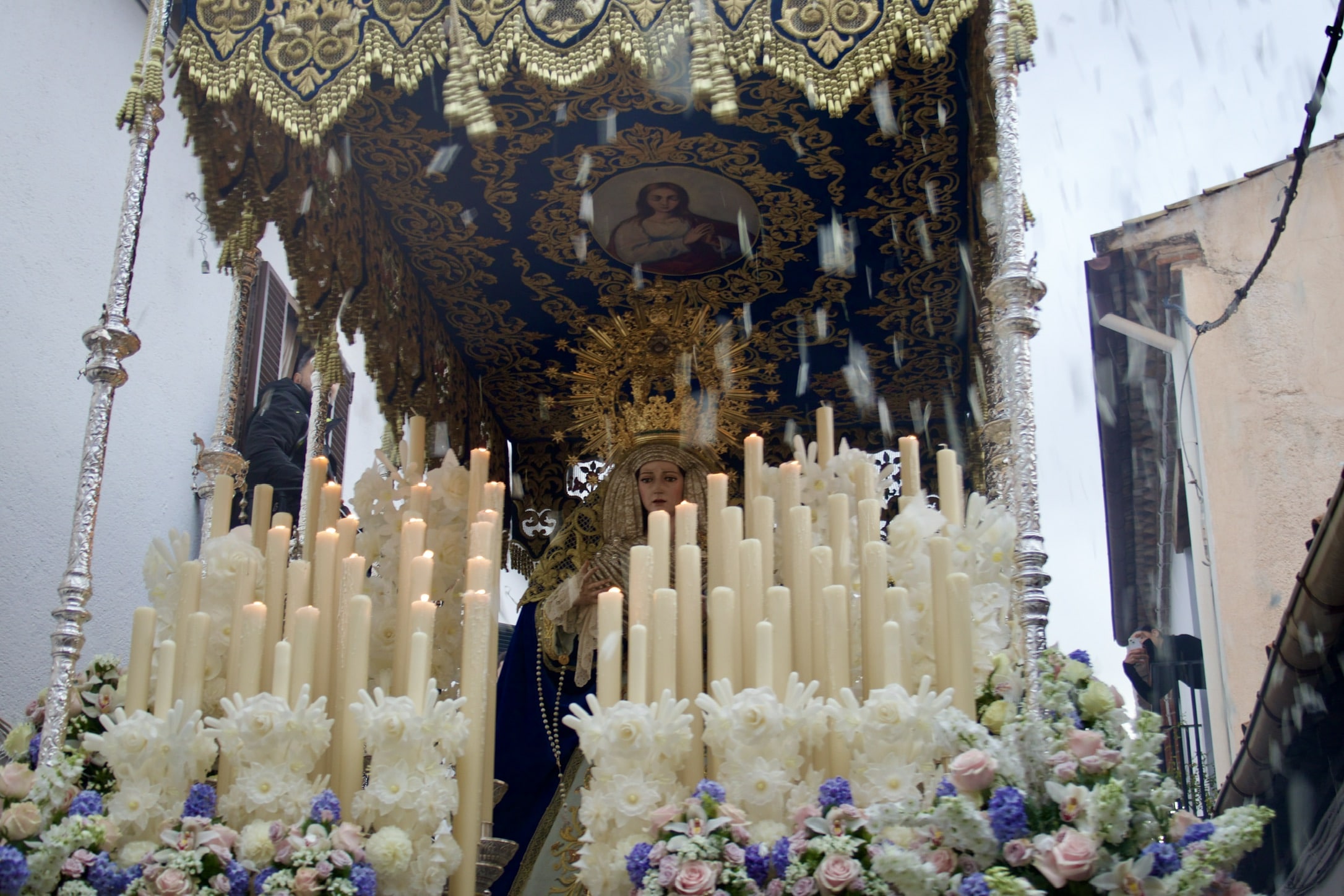 Caigan sobre ti nuestras oraciones