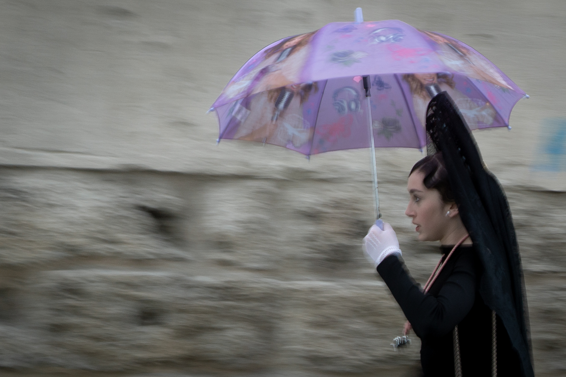 Caminando bajo la lluvia