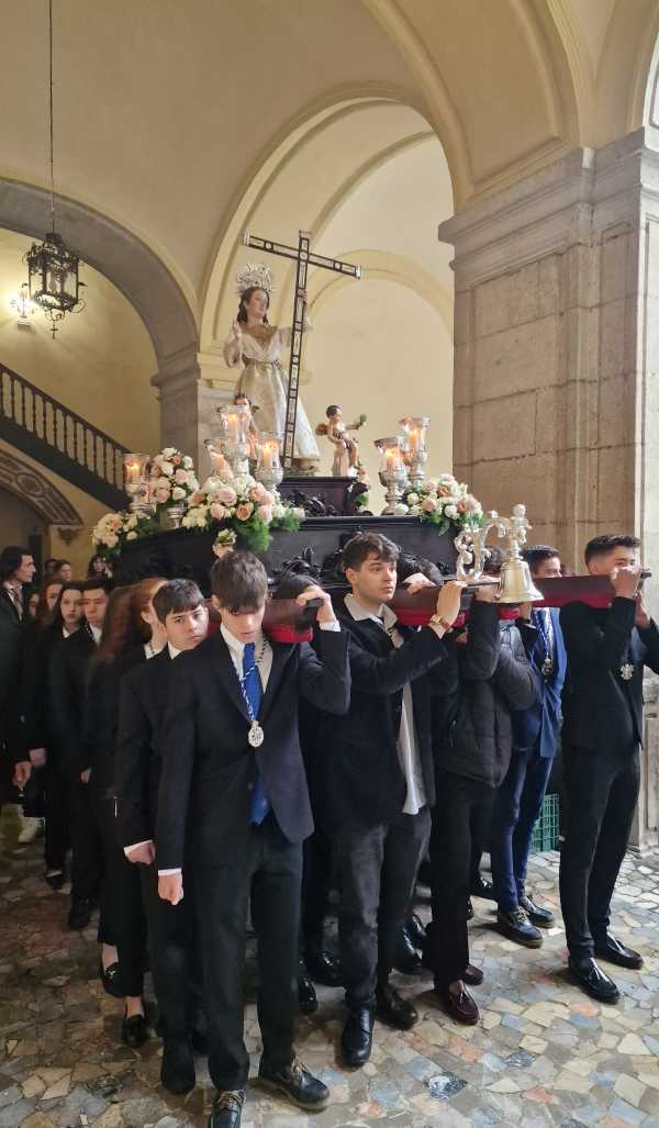 La Semana Santa de Granada ante el futuro, su Juventud Cofrade.